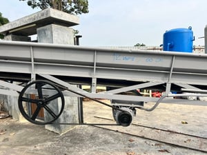 สายพานลำเลียง(CONVEYOR) ขนาดยาว 12 เมตร สายพานบั้งแบบพื้นเรียบ หน้ากว้าง 60 cm ฐานปรับระดับสูงต่ำได้⚡️380V⚡️