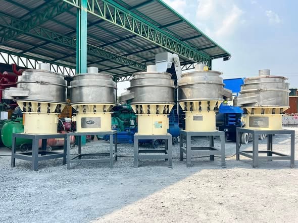 ตะแกรงร่อนเขย่าแบบสเตนเลส แบบ 2 ชั้น รุ่นกว้าง 80 cm⚡️380V⚡️เข้ามา  5 ตัว