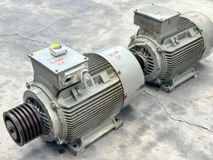 มอเตอร์ไฟฟ้ากำลังรอบช้า🇩🇪SIEMENS GERMANY🇩🇪ขนาด 30 HP 6 POLE   975 RPM⚡️380V⚡️เข้ามา 2 ตัว