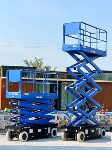 ลิฟท์กระเช้าไฟฟ้า(Personal_Lift)🇯🇵A I C H I  Made in  Japan🇯🇵 ยกสูง 8 เมตร  มีเกียร์ Low  Hi   รับน้ำหนัก 250-350 kg  คอนโทรล บน ล่าง สภาพสวย เข้ามา 3 คัน พร้อมใช้💥#สดจากนอกเก่าญี่ปุ่น💥