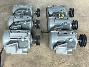 มอเตอร์ไฟฟ้า HITACHI ขนาด 5 HP 4 POLE 1410 RPM⚡️380V⚡️เข้ามา 6 ตัว สภาพนางฟ้า‼️ มอเตอร์ไฟฟ้า HITACHI ขนาด 5 HP 4 POLE 1410 RPM⚡️380V⚡️เข้ามา 6 ตัว สภาพนางฟ้า‼️