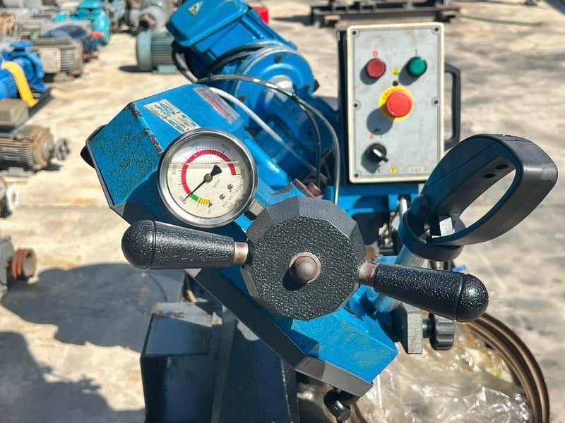 เลื่อยสายพานแนวนอน ไฟบ้าน 220V (แถมใบเลื่อยใหม่ 3 ใบ) เลื่อยสายพานแนวนอน ไฟบ้าน 220V (แถมใบเลื่อยใหม่ 3 ใบ)