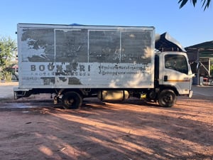 ขายรถบรรทุกหกล้อห้องเย็น   400000                                                                     