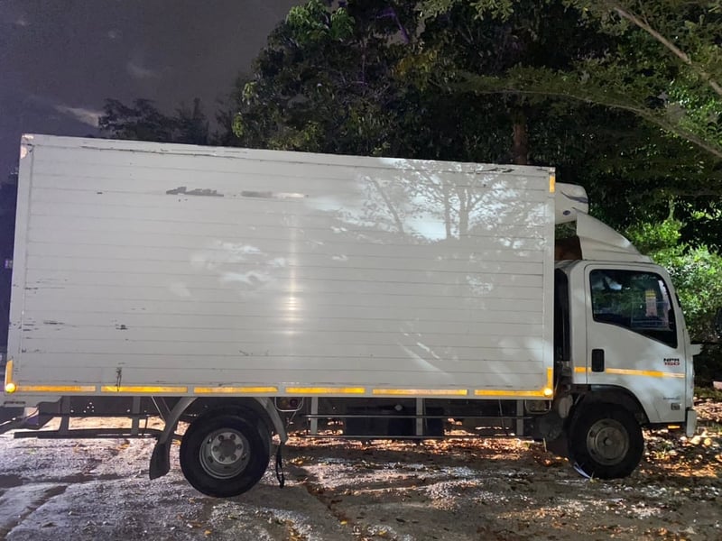 ขายรถบรรทุก 6 ห้องเย็น มือ 2 