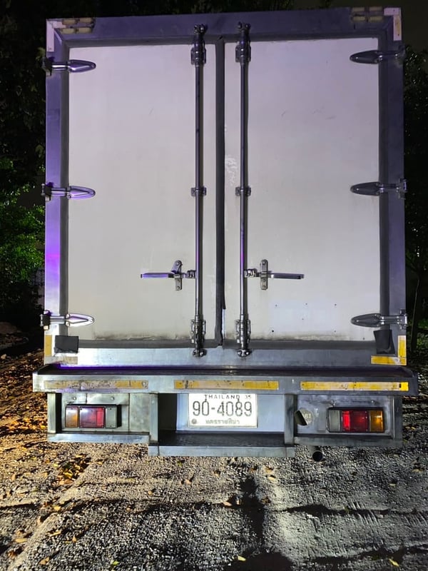 ขายรถบรรทุก 6 ห้องเย็น มือ 2 