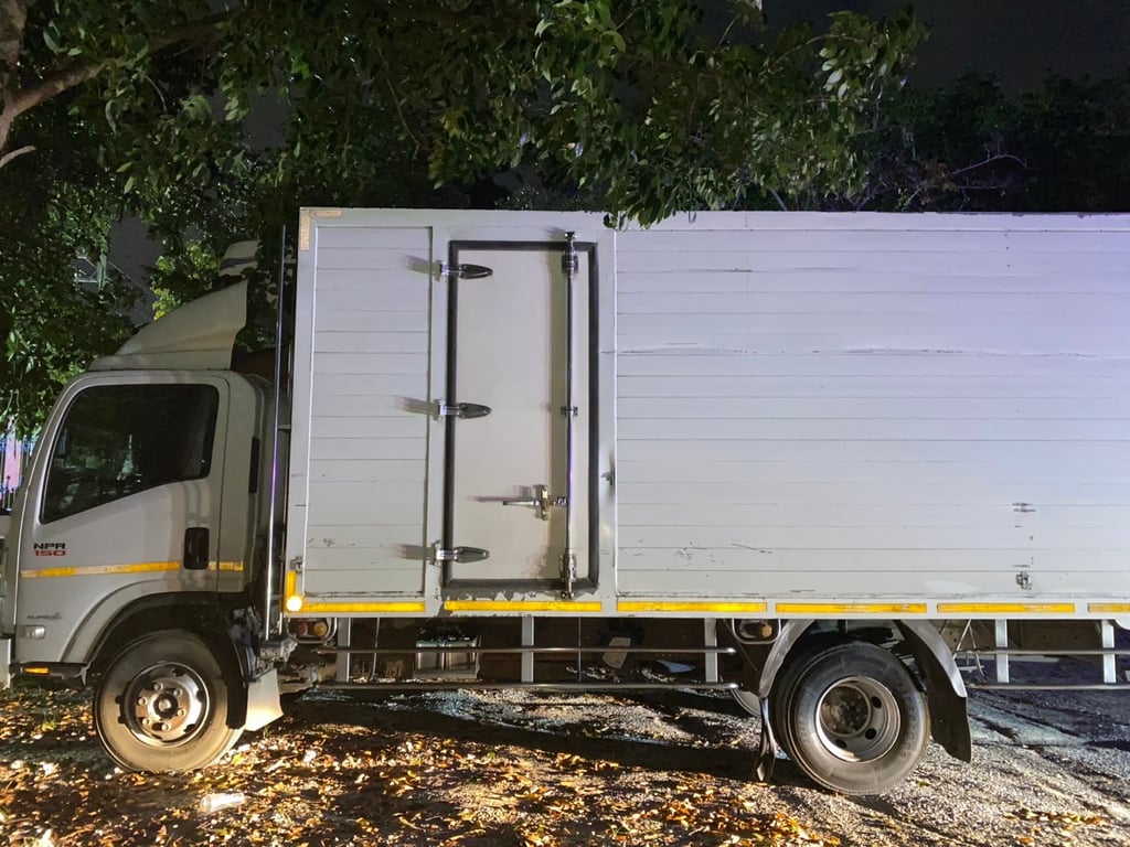 ขายรถบรรทุก 6 ห้องเย็น มือ 2 