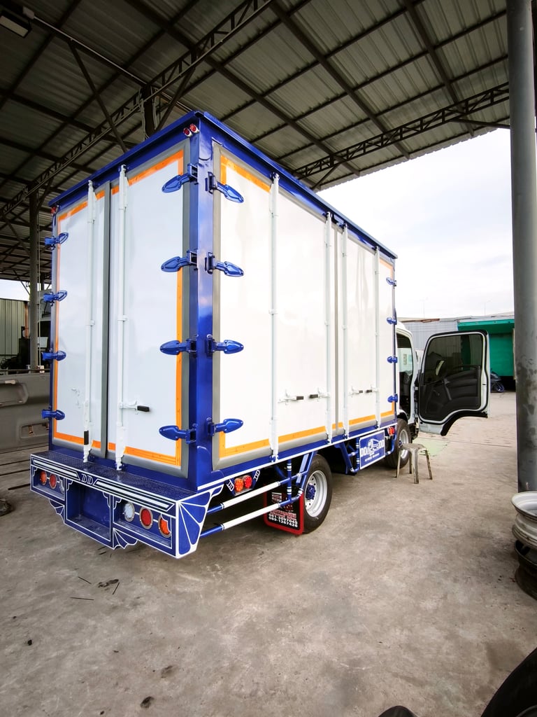 ISUZU NLR 130แรงม้า รถบรรทุก 4ล้อ ตู้แห้ง ปี2016 ISUZU NLR 130แรงม้า รถบรรทุก 4ล้อ ตู้แห้ง ปี2016