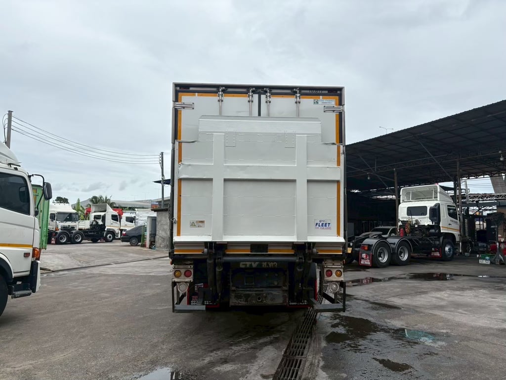 HINO VictorFL8J 260แรงม้า รถบรรทุก 10ล้อ ตู้เย็น ปี2017 HINO VictorFL8J 260แรงม้า รถบรรทุก 10ล้อ ตู้เย็น ปี2017