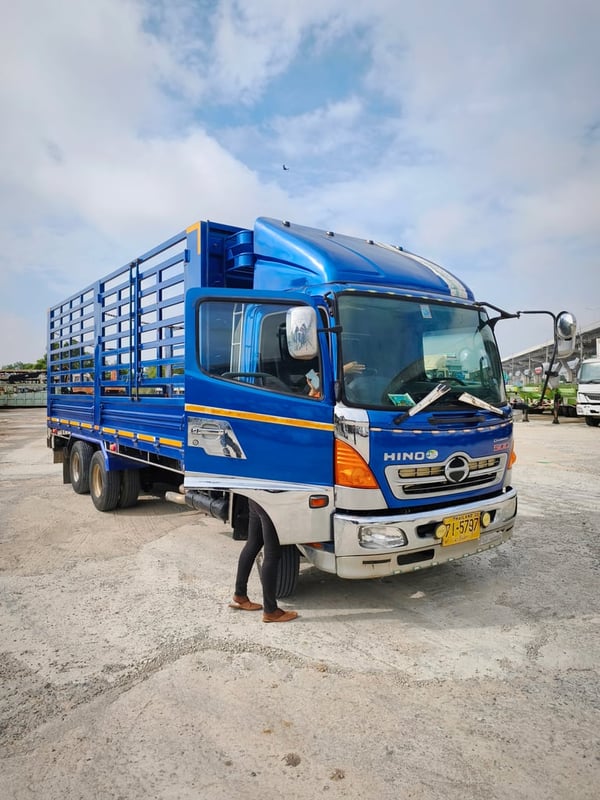 HINO FC7J 230แรงม้า รถบรรทุก 10ล้อ กระบะคอกสูง ปี2020 HINO FC7J 230แรงม้า รถบรรทุก 10ล้อ กระบะคอกสูง ปี2020