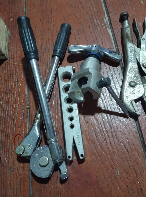 เครื่องมือติดตั้งแอร์