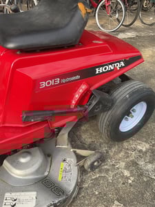 รถตัดหญ้านั่งขับ Honda 3013