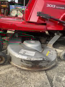 รถตัดหญ้าแบบนั่งขับ รถตัดหญ้าแบบนั่งขับ