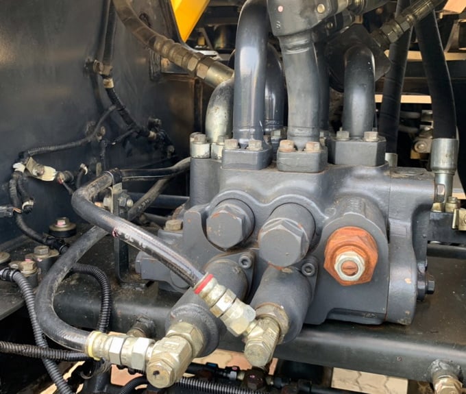 WA320-6 ตัก 3.17 คิว ยกสูง 3.90 เมตร เครื่องยนต์ 6 สูบเทอร์โบ นำเข้าจากญี่ปุ่น สนใจติดต่อ 0927826142 WA320-6 ตัก 3.17 คิว ยกสูง 3.90 เมตร เครื่องยนต์ 6 สูบเทอร์โบ นำเข้าจากญี่ปุ่น สนใจติดต่อ 0927826142