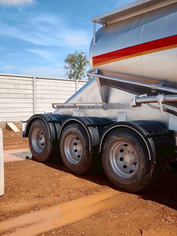 หางกล้วยหอม 3 เพลา ยกล้อหลังได้ หางกล้วยหอม 3 เพลา ยกล้อหลังได้