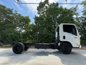 isuzu nmr130 ยูโร3  ปี 2553 หัวคัสซี 