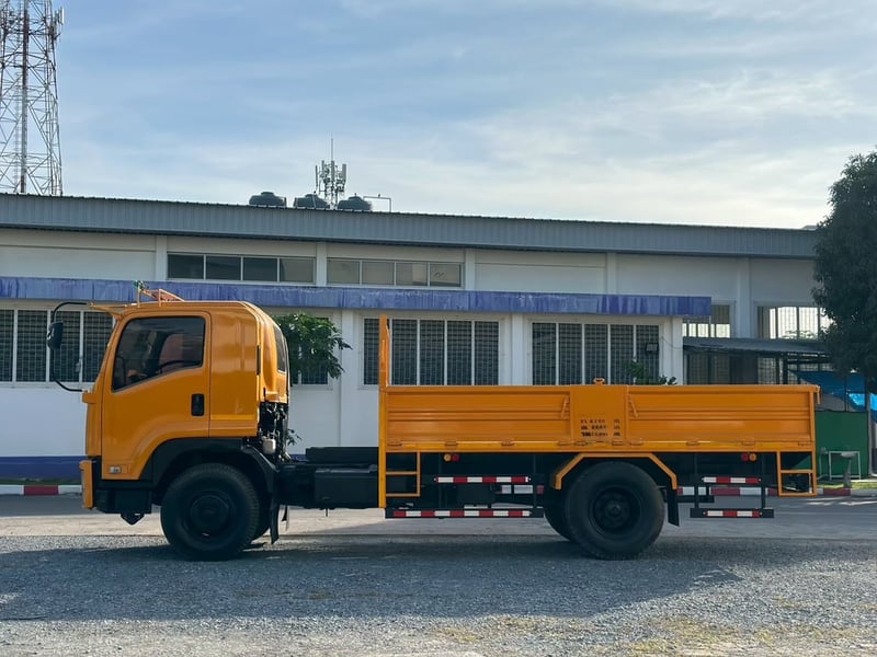 ISUZU FTR 240แรงม้า รถบรรทุก 6ล้อ กระบะเหล็ก ปี2013 ISUZU FTR 240แรงม้า รถบรรทุก 6ล้อ กระบะเหล็ก ปี2013