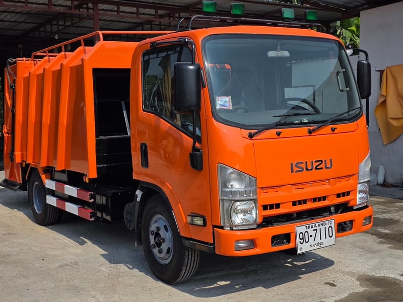 ISUZU NMR 130แรงม้า รถบรรทุก 6ล้อ บรรทุกขยะ ปี2010 เลขไมล์ 67,000 กม. ISUZU NMR 130แรงม้า รถบรรทุก 6ล้อ บรรทุกขยะ ปี2010 เลขไมล์ 67,000 กม.
