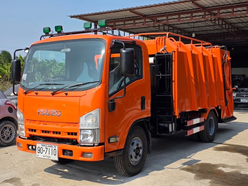 ISUZU NMR 130แรงม้า รถบรรทุก 6ล้อ บรรทุกขยะ ปี2010 เลขไมล์ 67,000 กม.