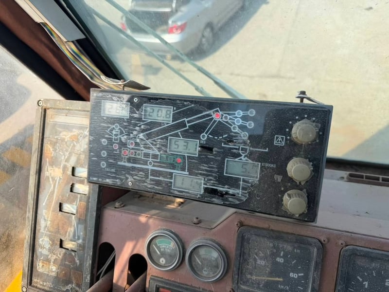 รถเครนเครื่องจักหนัก