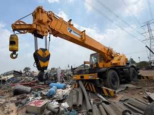 รถเครนเครื่องจักหนัก