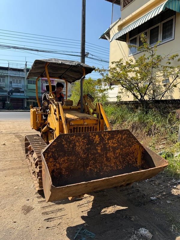 ขายรถดันดิน Komatsu (ขออนุญาตแอดมินครับ)