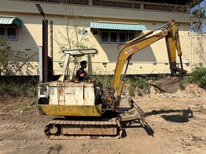 ขายรถแบคโฮ มิตซูบิชิ (ขออนุญาตแอดมินครับ)