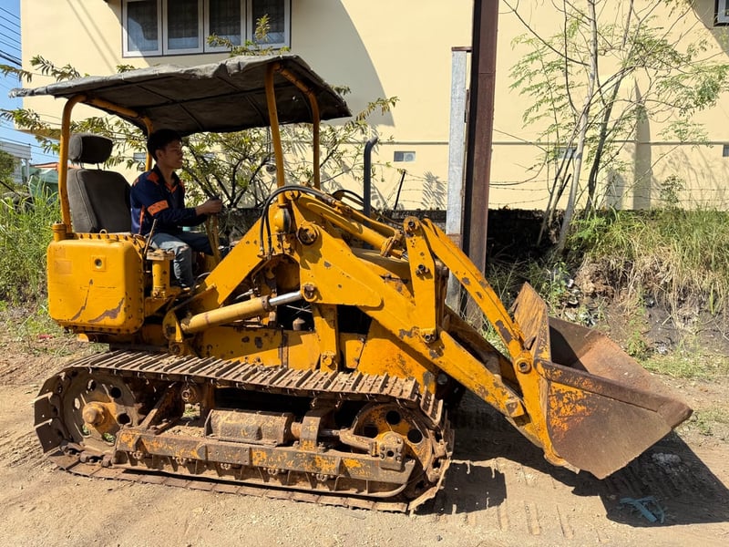 ขายรถดันดิน Komatsu (ขออนุญาตแอดมินครับ)