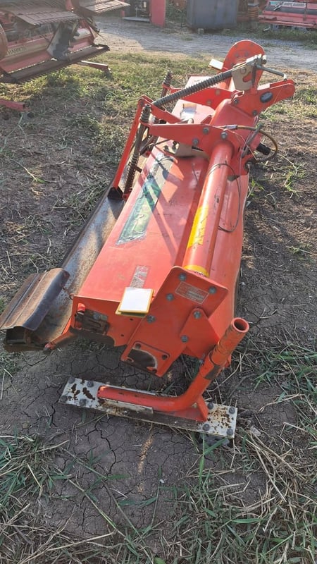 โรตารี่คูโบต้าญี่ปุ่น🇯🇵 ยาว 2 เมตร ใบใหญ่ไถไร่ไถนา ได้หมด สภาพสวย จากญี่ปุ่น🇯🇵 คุณภาพของแท้ made in Japan ราคา 22,000บาท โทร  : 0947899445