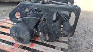 ชุดถังลมเบรค เดิมญี่ปุ่น ติดรถ FUSO 527 MITSUBISHI ยกชุด ตามรูป 5,000บาท โทร : 0947899445