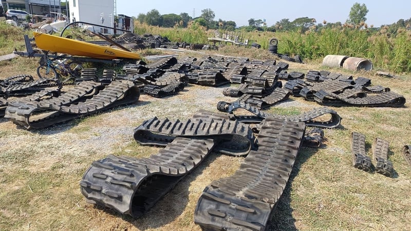 #แทรคยางรถเกี่ยวข้าว #แทรคยางรถไถ #แทรคยางรถบรรทุกตีนตะขาบเล็ก #แทรคยางกันลื่นALLTERRAIN มือ2 แบรนด์Japan🇯🇵  BRIDGESTONE FALKEN OHTSU YANMAR พอมีสต็อกนะครับ เป็นอะไหล่เตรียมไว้สำหรับบริการหลังการขายให้ลูกค้า #แทรคเตอร์เอ็มดอทคอม 🚩อยู่อยุธยา อ.เมือง ทุ่งมะขามหย่อง