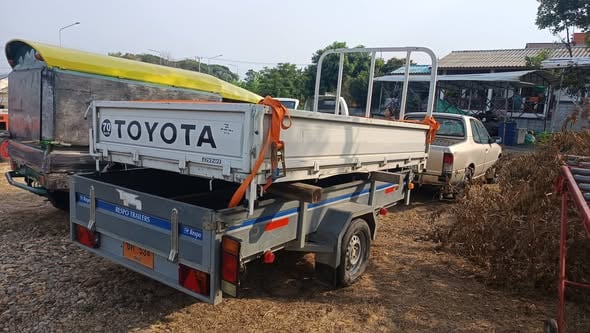 ลูกกระบะบรรทุก 4 ล้อ TOYOTA DYNA DUTRO หรือ HINO300 XZU หรือ ISUZU ELF กระบะคาร์โก้แท้ พื้นเรียบ เปิดได้ 3 ด้าน ขนาดมาตรฐาน กว้าง1.7ม. ยาว 3.2ม. เหล็กหนาพับรอน พับแข็ง อย่างดีของแท้