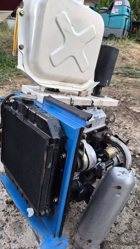 เครื่องยนต์ ISEKI ดีเซล 2สูบ อุปกรณ์ครบๆ สวยๆ จากญี่ปุ่น 🎏หม้อน้ำ ถังน้ำมัน ไดชาร์จ ไดสตาร์ท กรองอากาศ ปั๊มไฮดรอลิค มูเล่ ครบชุด ใช้งานได้หลากหลาย รถ เรือ ปั่นไฟ ปั๊มลม ปั๊มน้ำ ดัดแปลงได้อเนกประสงค์ เครื่องดี สีสวย ญี่ปุ่น🇯🇵แท้ ราคา 9,900บาท จัดส่งได้ทั่วไทย โทร : 0947899445