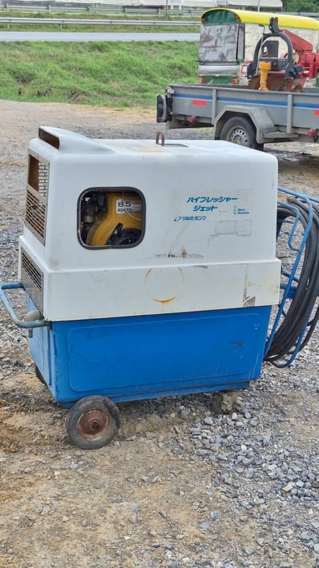 ปั๊มอัดฉีด WATER JET แรงกว่าปั๊มพ่นยา ปริมาณน้ำเยอะกว่า เหมาะกับงานล้าง ทำความสะอาด คราบหนักๆ ที่ต้องการปริมาณน้ำในการชะล้าง แรงดันสูง เครื่องยนต์ ROBIN 8.5แรงม้า ปั๊มรุ่นใหม่ แรงจัด ปั๊มอัดฉีด WATER JET แรงกว่าปั๊มพ่นยา ปริมาณน้ำเยอะกว่า เหมาะกับงานล้าง ทำความสะอาด คราบหนักๆ ที่ต้องการปริมาณน้ำในการชะล้าง แรงดันสูง เครื่องยนต์ ROBIN 8.5แรงม้า ปั๊มรุ่นใหม่ แรงจัด