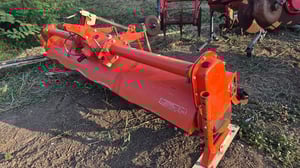 โรตารี่คูโบต้าญี่ปุ่น🇯🇵 ยาว 2 เมตร ใบใหญ่ไถไร่ไถนา ได้หมด สภาพสวย จากญี่ปุ่น🇯🇵 คุณภาพของแท้ made in Japan ราคา 22,000บาท โทร  : 0947899445