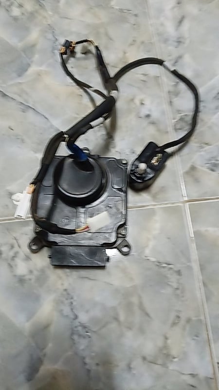 กล่องคุมไฟหน้า