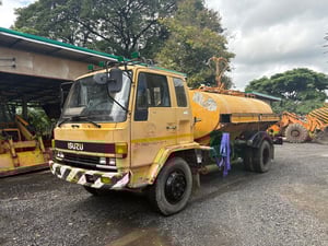 รถบรรทุกน้ำ 6 คิว รถบรรทุกน้ำ 6 คิว