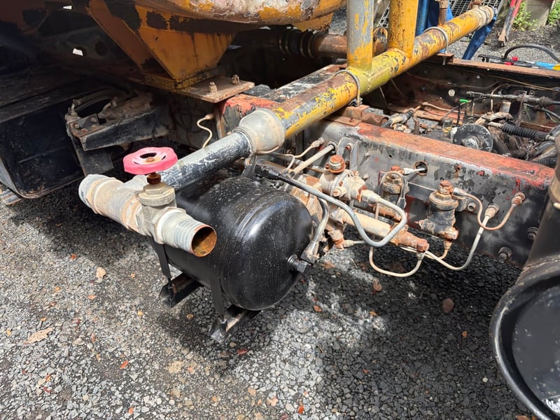 รถบรรทุกน้ำ 6 คิว รถบรรทุกน้ำ 6 คิว