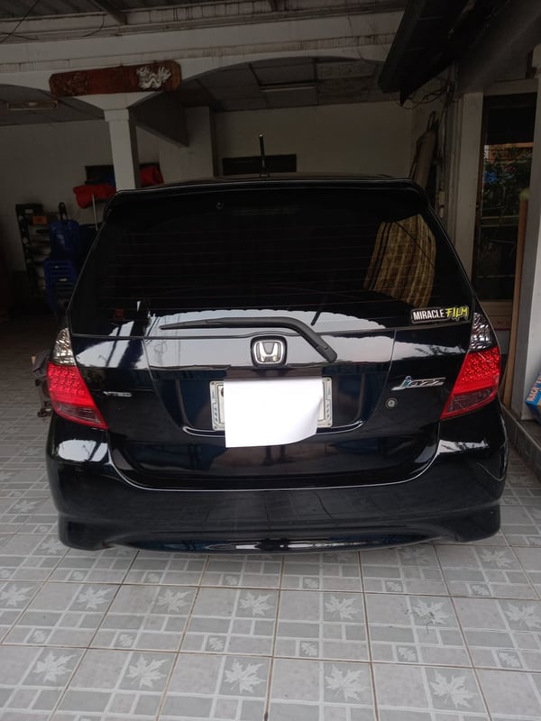 ขายรถบ้านมือเดียวผู้หญิงใช้ Honda jazz 1.5AT ปี07 ขายรถบ้านมือเดียวผู้หญิงใช้ Honda jazz 1.5AT ปี07