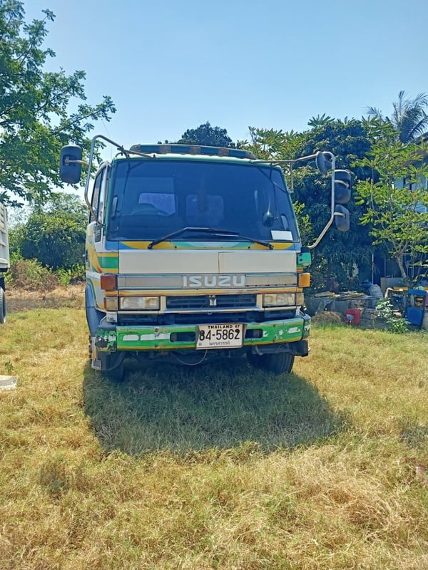 ISUZU 3428345 195แรงม้า รถบรรทุก 6ล้อ พื้นเรียบ ปี2003