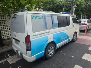 รถตู้ Toyota Hiace พยาบาลสภาพพร้อมใช้