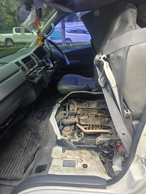 รถตู้ Toyota Hiace พยาบาลสภาพพร้อมใช้