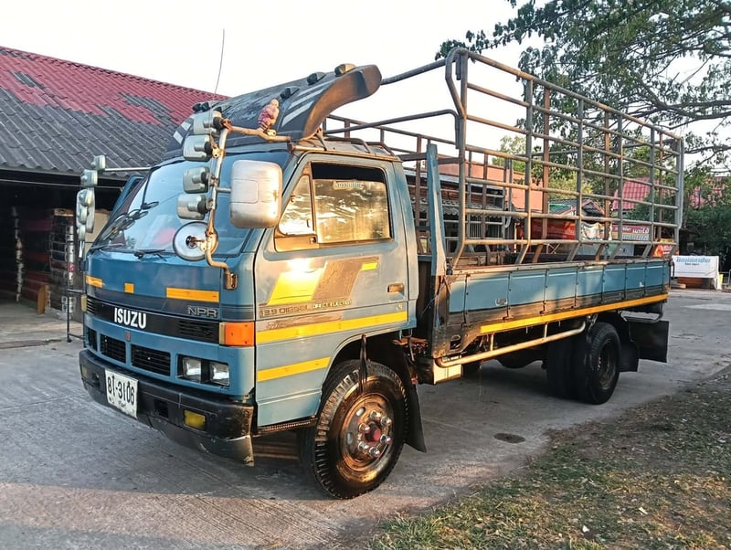 ขายด่วนNPR59LU5M เครื่อง4HG1-135แรง เกียใหญ่ เอฟหน้า เอฟหลัง แหนบเสริม พื้นเหล็ก พร้อมใช้งาน เล่มพร้อม