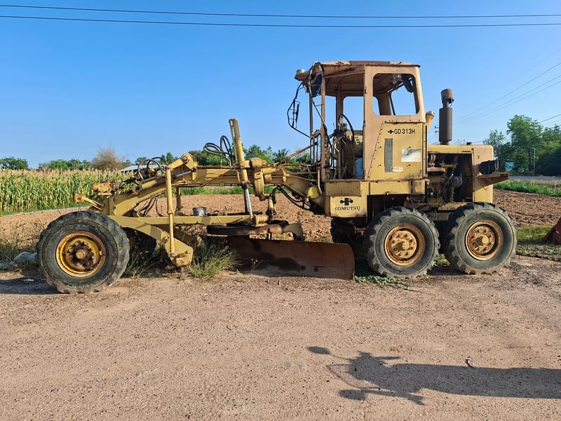 ขายเกรดเดอ GD313H ใช้งานปกติ ตามสภาพ 