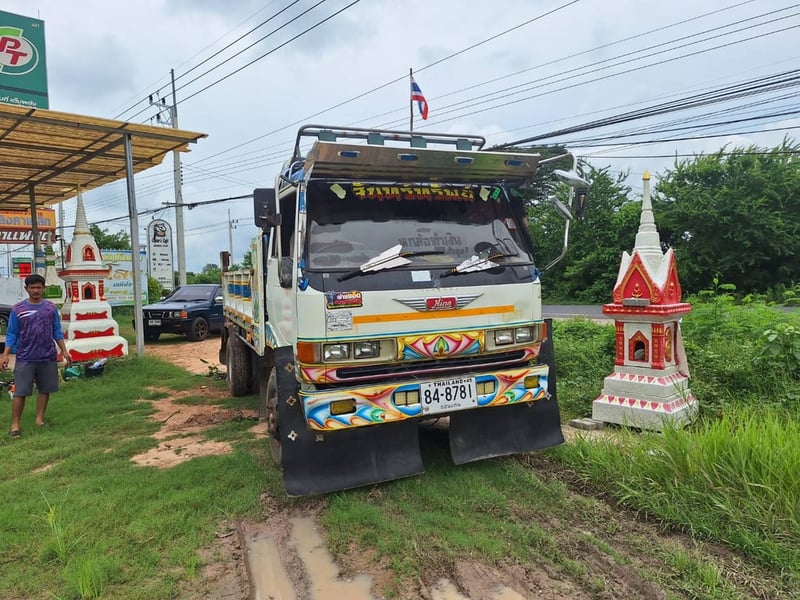 ขายด่วนดั้ม เครื่องWO6D-160แรง เกียใหญ่ฟูโซ่ เอฟหน้า เอฟหลัง พวงมาลัยพาวเวอ พร้อมใช้งาน เล่มพร้อม