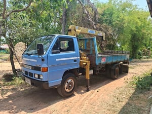 ขายหกล้อพร้อมเครน2.5ตัน NKR เครื่อง110แรง พร้อมใช้งาน เล่มพร้อมโอน