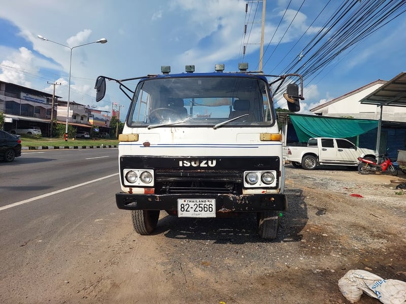 ขายเทลเลอเจซีเอ็ม เครื่อง6BF1-175แรง เกียใหญ่ เบรคทิฟฟี่ พวงมาลัยพาวเวอ ช่วงล่างใหญ่ฟูโซ่ เล่มพร้อม