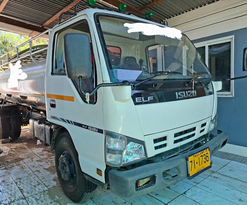 ขายรถดูดส้วม NPR71PY52E เครื่อง150แรง พาวเวอ ถังต่อใหม่9000ลิตร ยาว5.30เมตร รถห้างแท้ปี50 เล่มพร้อมโอน