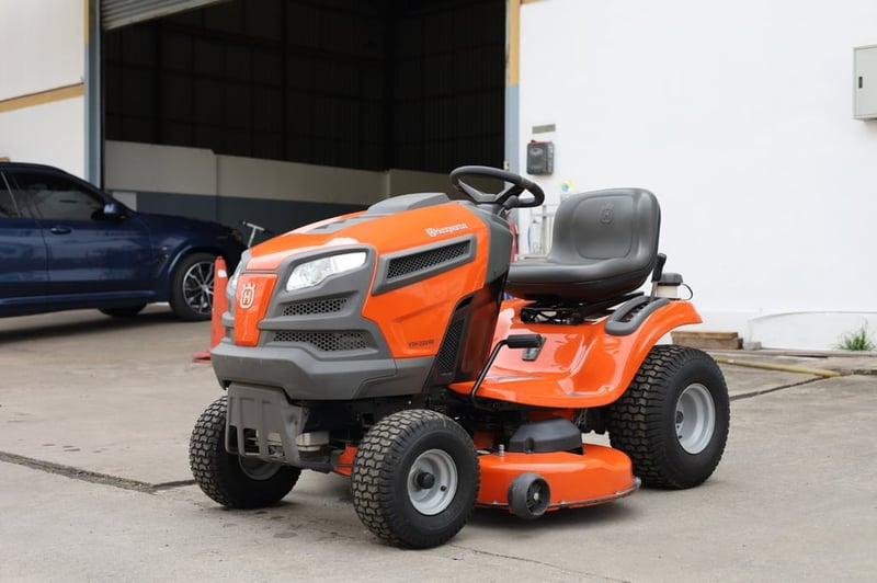 รถตัดหญ้านั่งขับมือสอง Husqvarna จากอเมริกา สภาพดีมากๆ