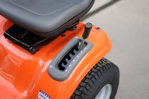 รถตัดหญ้านั่งขับมือสอง Husqvarna จากอเมริกา พร้อมใช้งาน