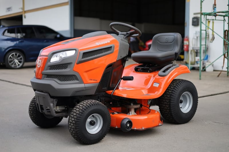 รถตัดหญ้านั่งขับมือสอง Husqvarna จากอเมริกา พร้อมใช้งาน